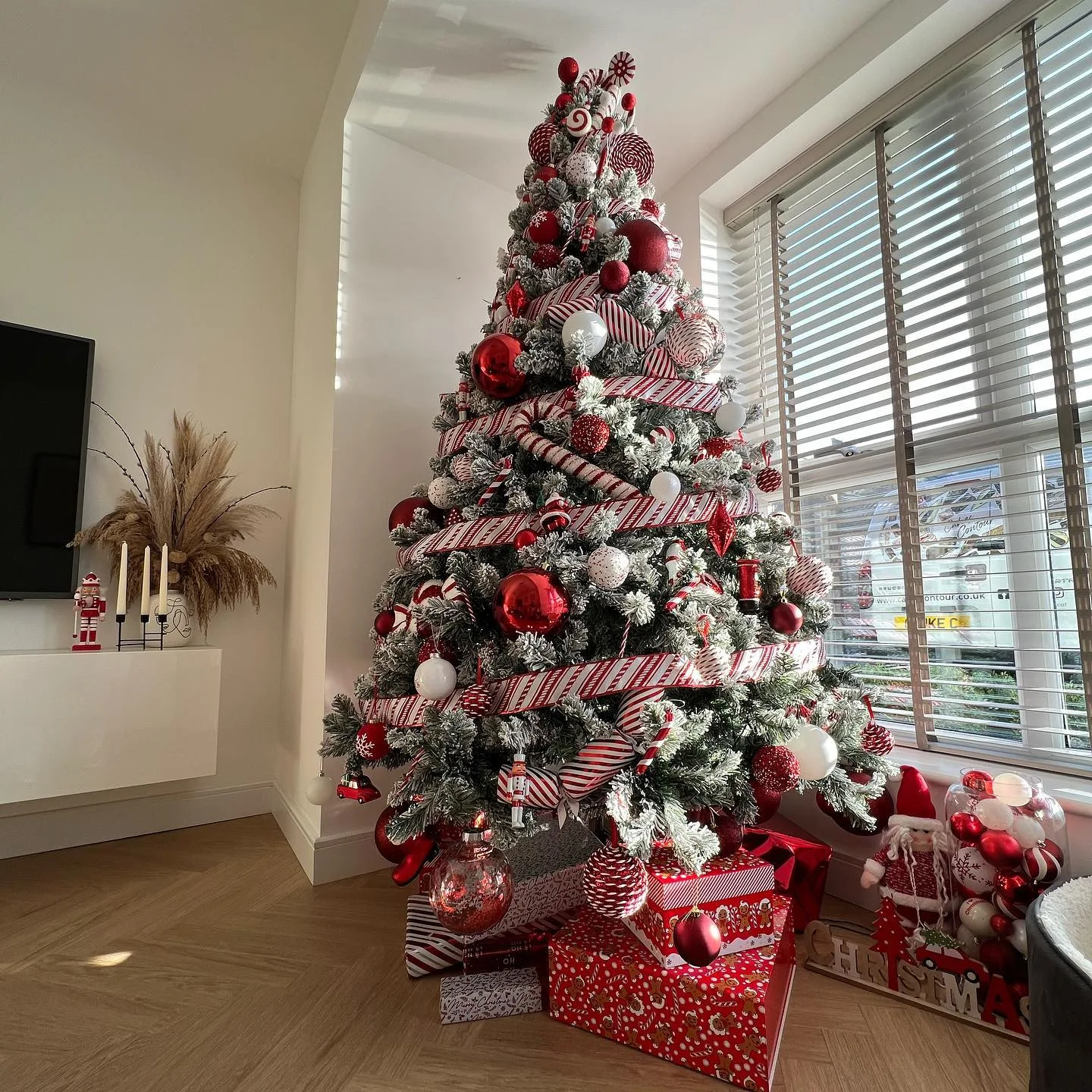 Red and White Christmas Tree