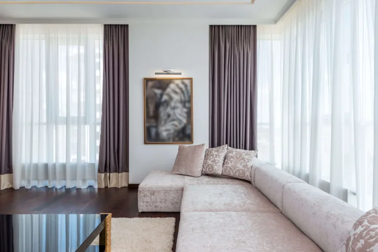 Neutral Living Room Curtain Ideas