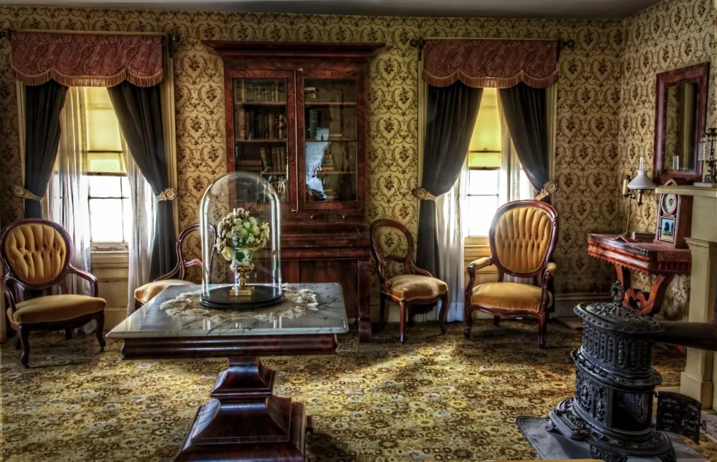 Glamoratti Interiors